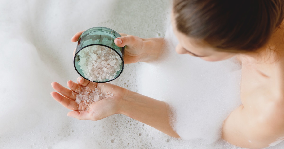 È utile fare un bagno con del sale nella vasca?