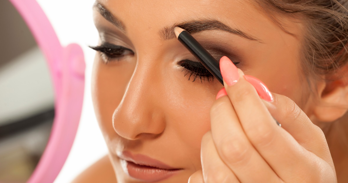 How to choose the correct color of an eyebrow pencil?