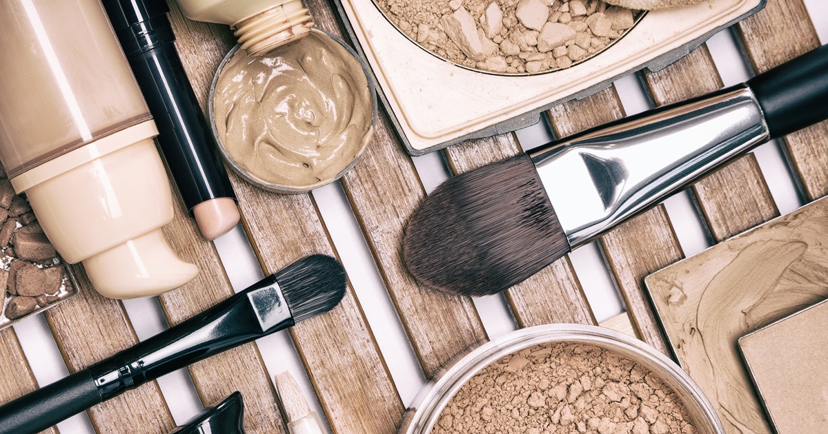 What are the different types of makeup foundation?