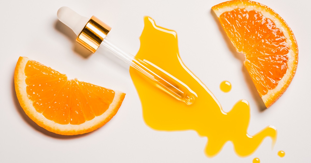 What are the additional benefits of vitamin C serum?