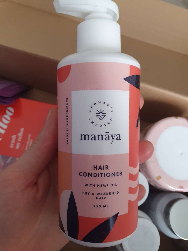 Manaya, balsam emolient pentru păr uscat și păr care are nevoie de regenerare