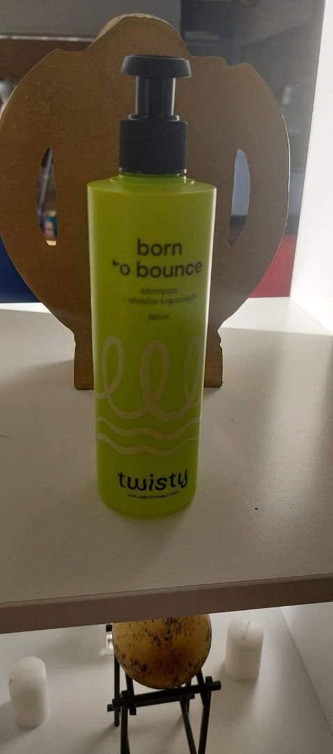 Twisty, Born to Bounce, szampon do włosów kręconych z mocznikiem i kwasem mlekowym