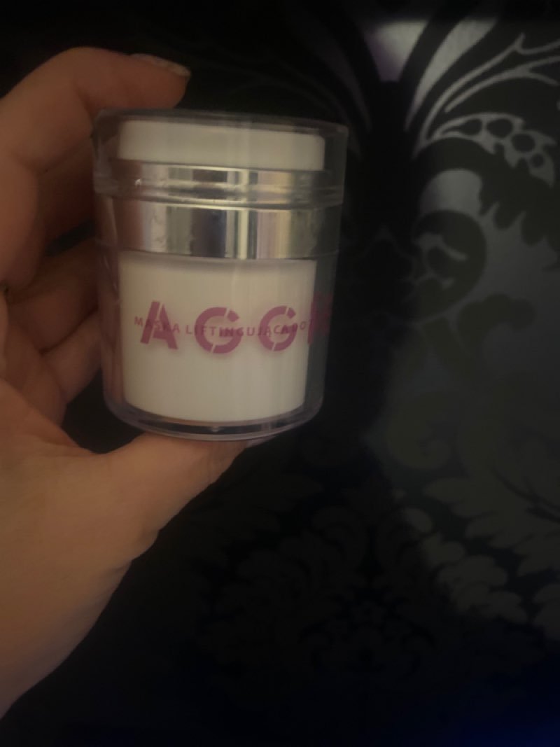 Aggie, Gesichtsmaske mit Lifting-Effekt