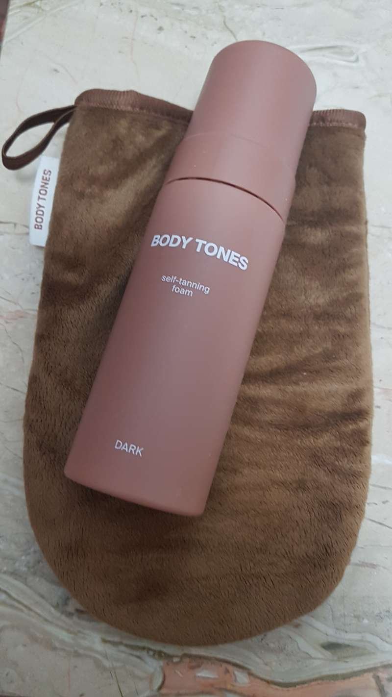 Body Tones, Foam Self-Tanning Set and Glove