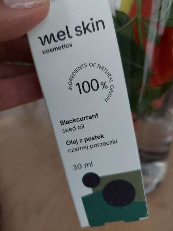 Mel Skin, olej z pestek dzikiej róży na przebarwienia 