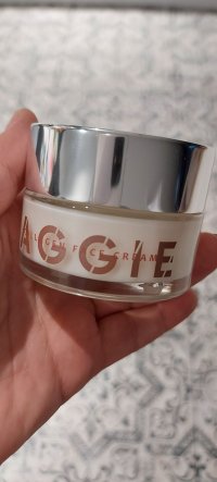 Aggie, crema para pieles maduras con colágeno, ácido hialurónico y vitamina E