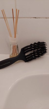 Nutridome, Hair detangling brush
