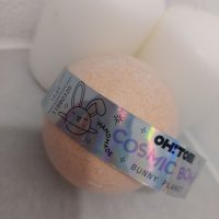 Oh!Tomi, effervescent bath bomb with nourishing oils to moisturize skin