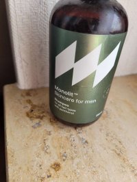 Monolit, Shampoo for men with panthenol and chamomile extract